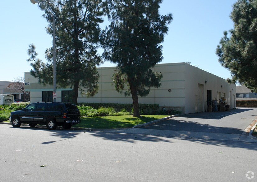More Photos Of 650 Flinn Ave, Moorpark Warehouse For Lease