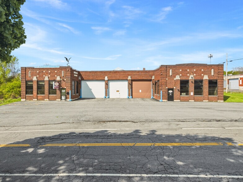 More Photos Of 701 Hiawatha Blvd E, Syracuse Warehouse For Lease