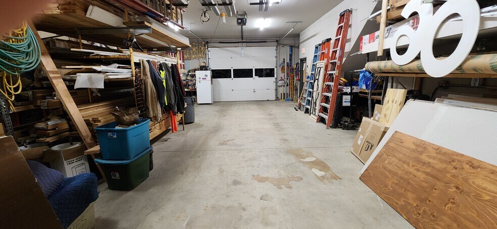 More Photos Of 24 Straitsville Rd, Prospect Showroom For Sale