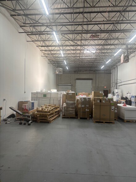 More Photos Of 1590 N Roberts Rd, Kennesaw Warehouse For Lease