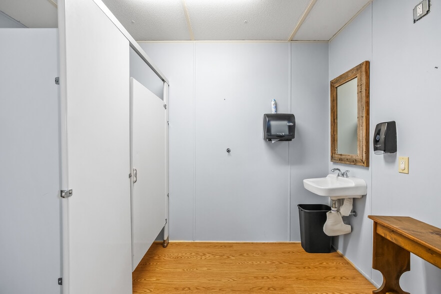 More Photos Of 1255 Mountainview Rd, King Religious Facility For Sale