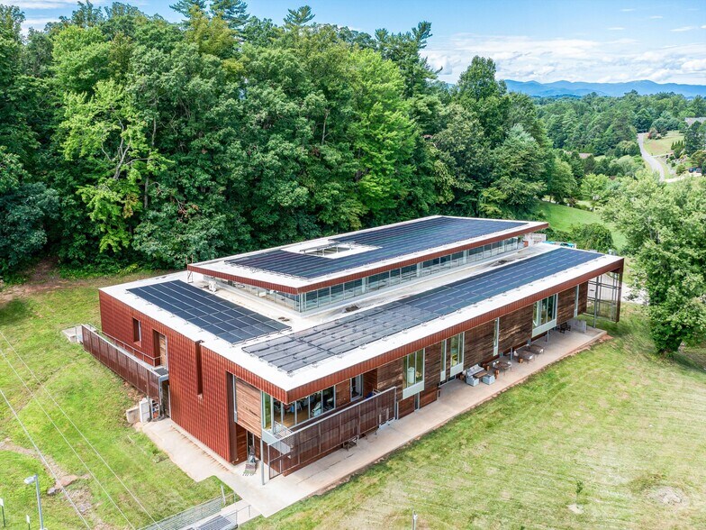 More Photos Of 76 Jupiter Rd, Weaverville Manufacturing For Lease