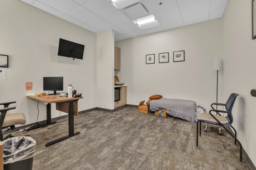 More Photos Of 8701 Menchaca Rd, Austin Medical For Sale