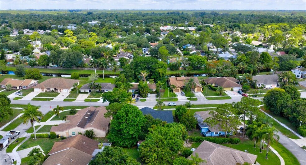 More Photos Of 12452 Guilford Way, Wellington Multifamily For Sale