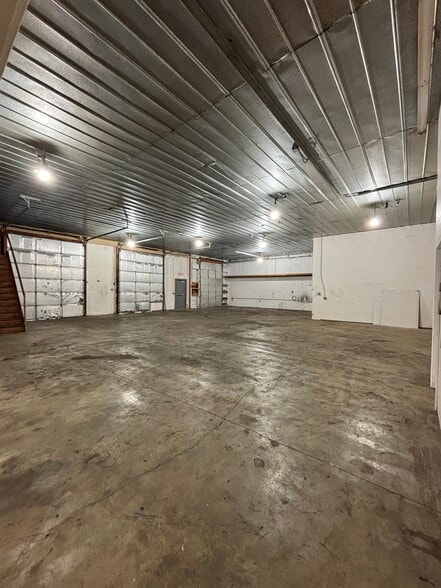 More Photos Of 230 Skipjack Rd, Prince Frederick Warehouse For Lease