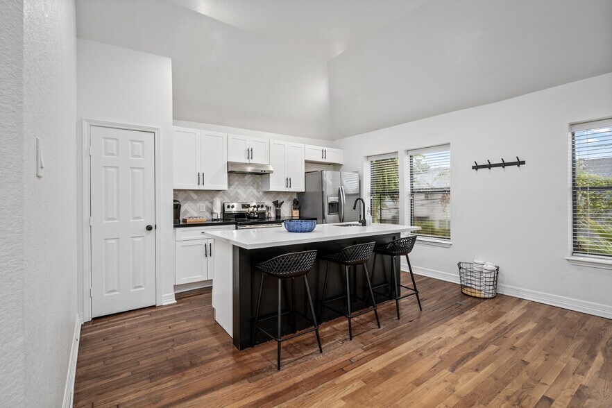 More Photos Of 3404 Rosedale St, Houston Multifamily For Sale