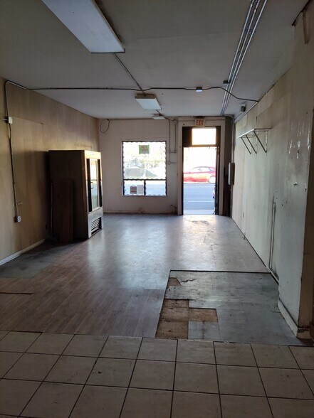 More Photos Of 197-199 N Main St, Freeport Storefront For Lease