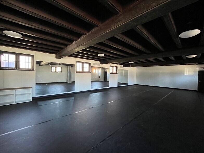 More Photos Of 4121 N Wilson Dr, Milwaukee Lodge Meeting Hall For Sale