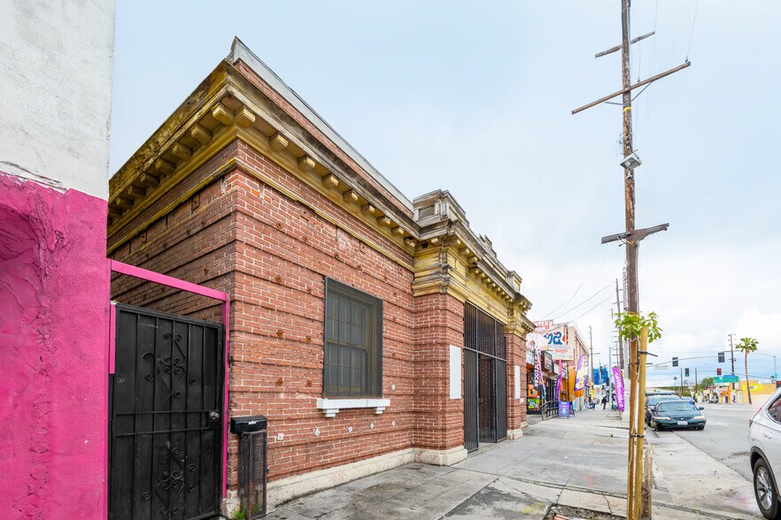 More Photos Of 244 W Florence Ave, Los Angeles Freestanding For Sale