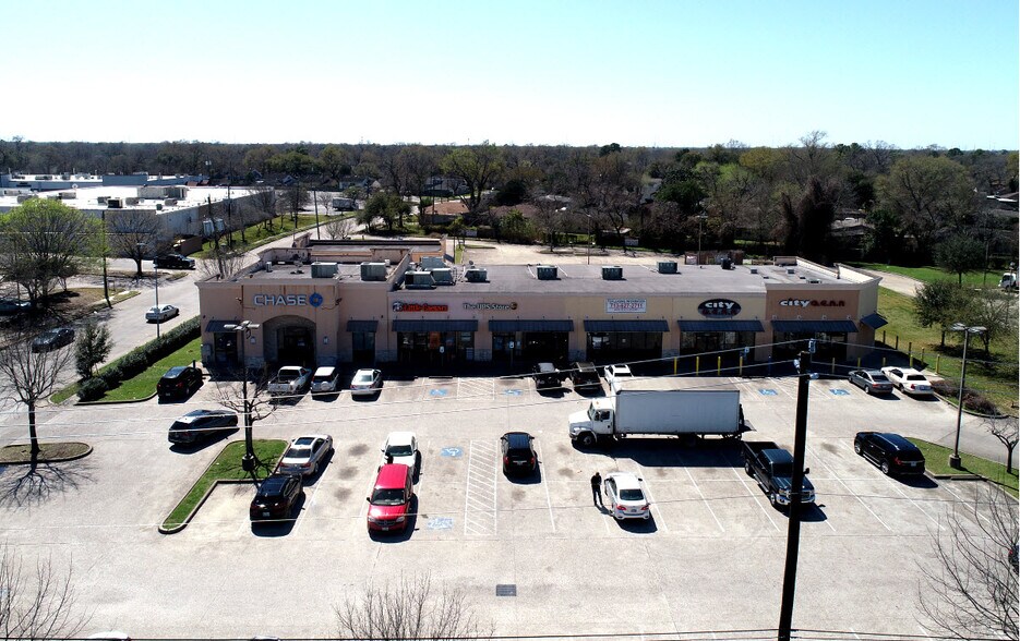 More Photos Of 3636 Old Spanish Trl, Houston Storefront For Sale