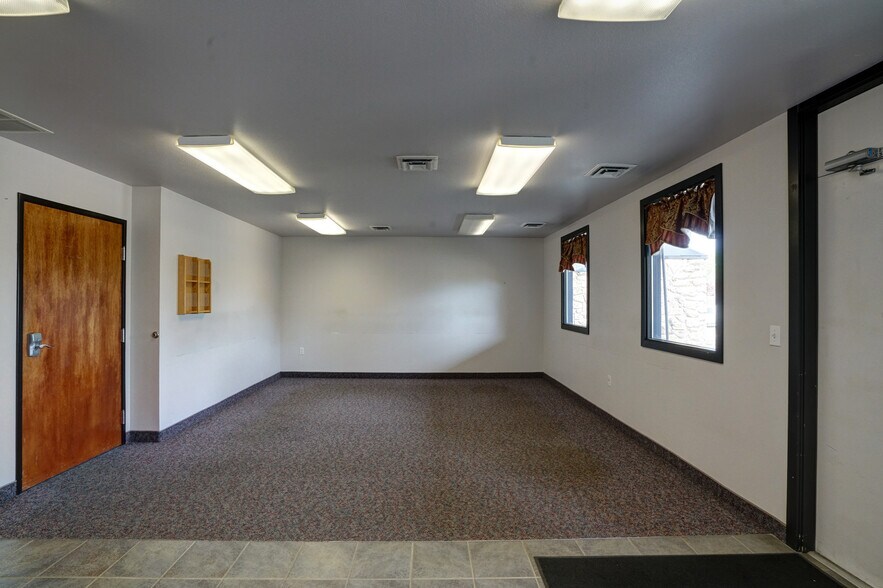 More Photos Of 2815 Willetta St SW, Albany Office For Lease