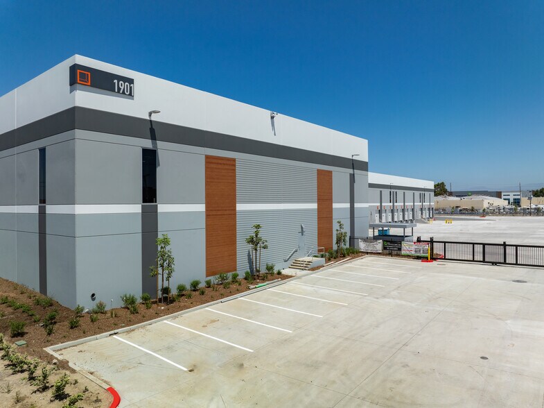 More Photos Of 1901 Via Burton, Fullerton Distribution For Lease