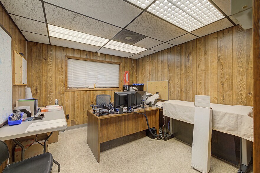 More Photos Of 225 Fiberglass Dr, Mount Juliet Warehouse For Lease