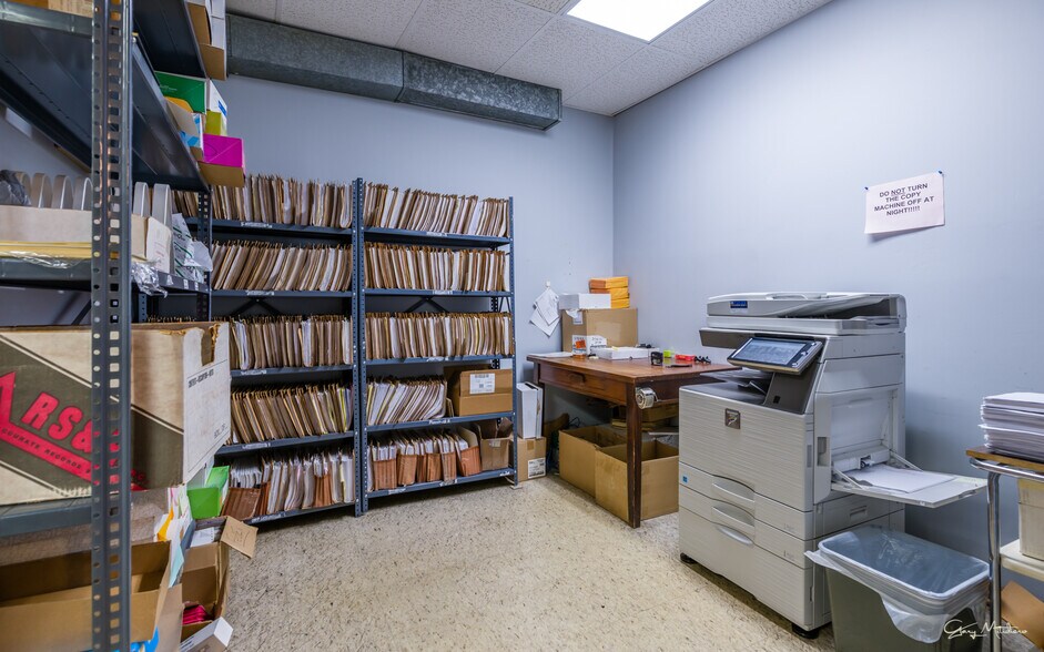 More Photos Of 9757 S Kedzie Ave, Evergreen Park Office For Sale