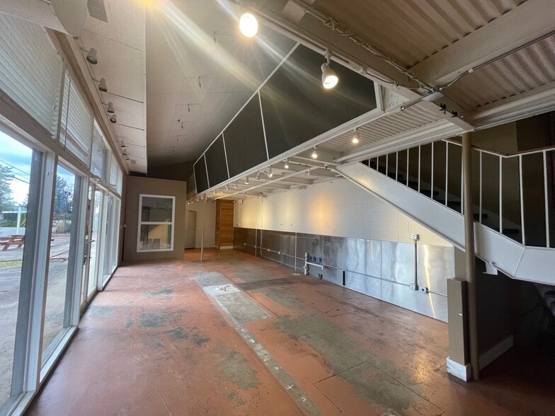 More Photos Of 5115 Homberg Dr, Knoxville Storefront Retail Office For Lease