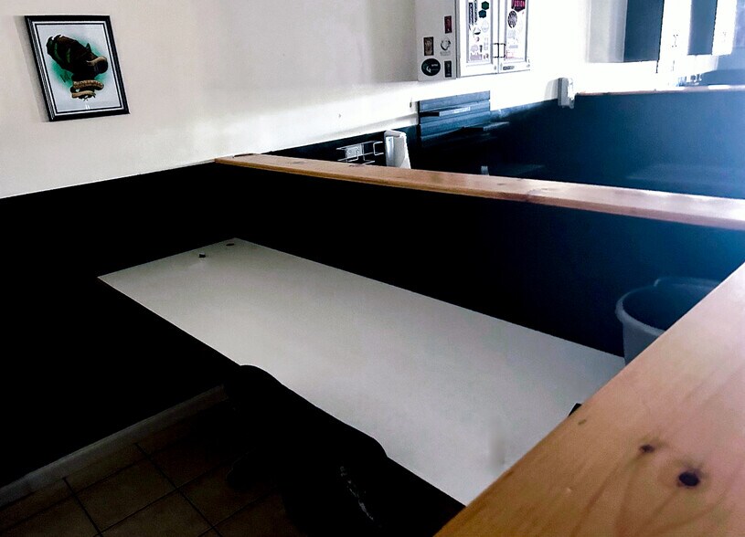 More Photos Of 1691-1699 N Bethlehem Pike, Hatfield General Retail For Lease