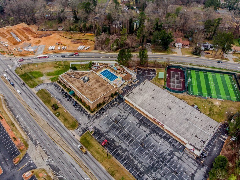 More Photos Of 754 Beaver Ruin Rd NW, Lilburn Freestanding For Lease