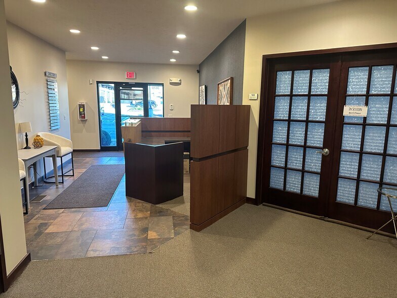 More Photos Of 3606-3614 N 163rd Plz, Omaha Loft Creative Space For Lease