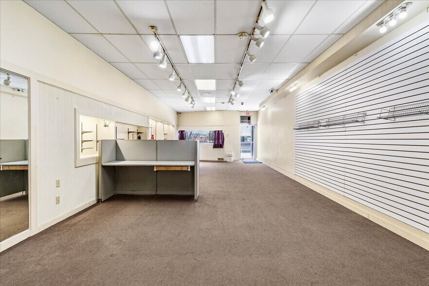More Photos Of 120-124 W Columbus St, Kenton Storefront For Sale