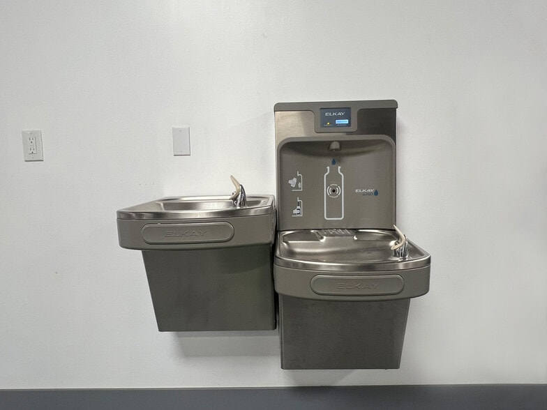 More Photos Of 217 W 11th St, Erie Flex For Sale