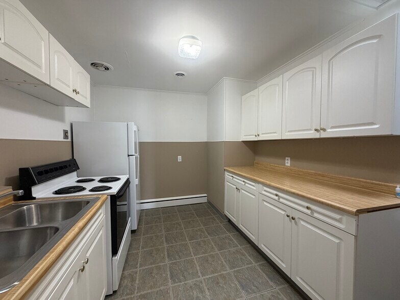 More Photos Of 134 W State St, Sycamore Office Residential For Sale