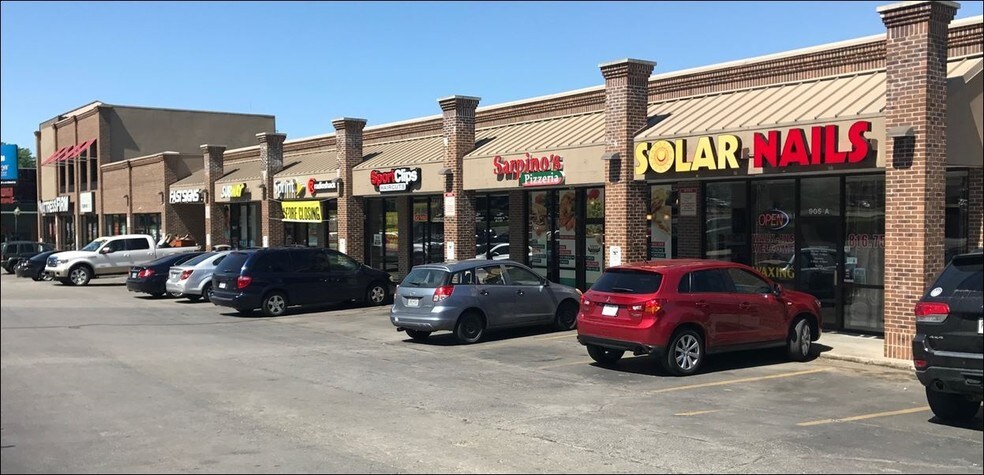 Primary Photo Of 905 Westport Rd, Kansas City General Retail For Lease