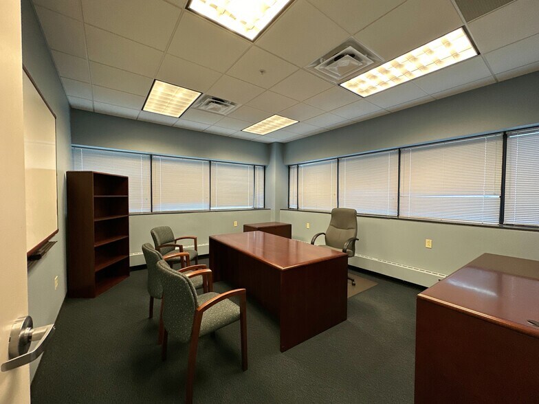 More Photos Of 250 Park West Dr, Pittsburgh Office For Sale