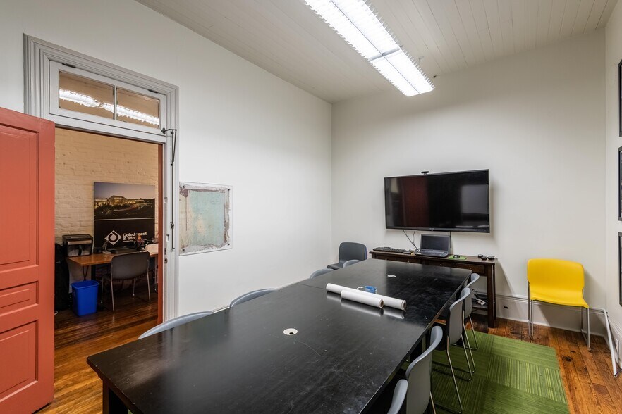 More Photos Of 131-135 S Wilmington St, Raleigh Storefront Retail Office For Lease