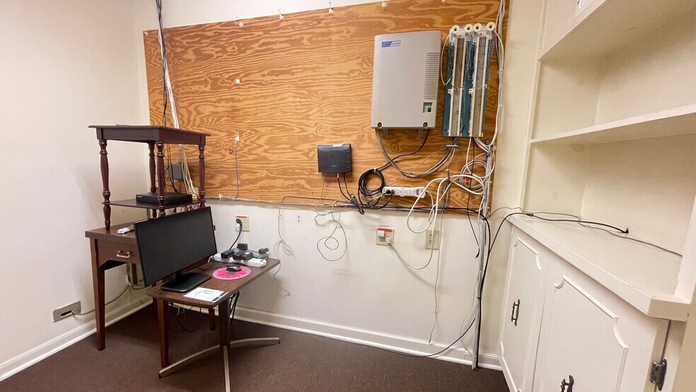 More Photos Of 14 Farmer St, Newnan Medical For Sale