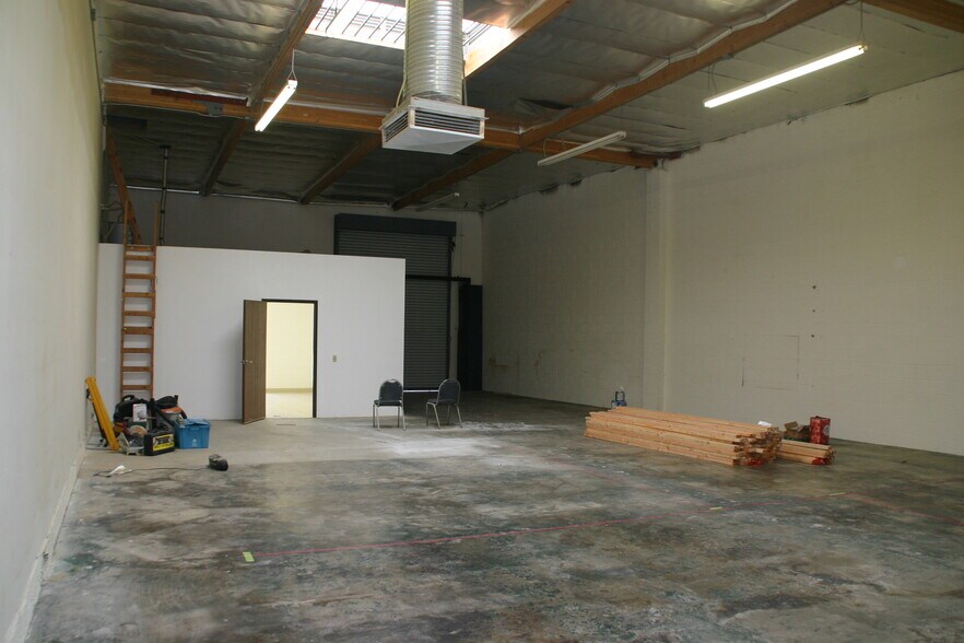 More Photos Of 400 Cypress Ave, Los Angeles Warehouse For Lease