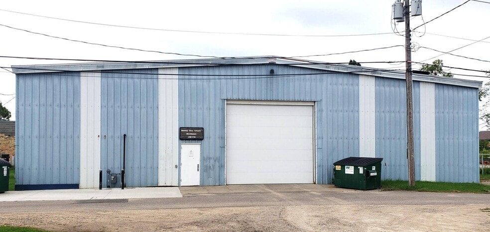 More Photos Of 511 3rd St NW, Bemidji Distribution For Sale