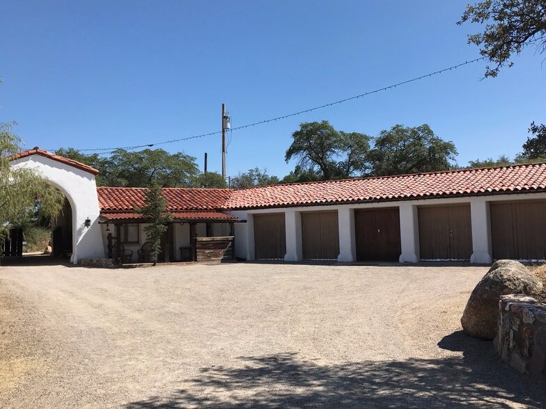 More Photos Of 1170 Rancho Robles Rd, Oracle Hotel For Sale