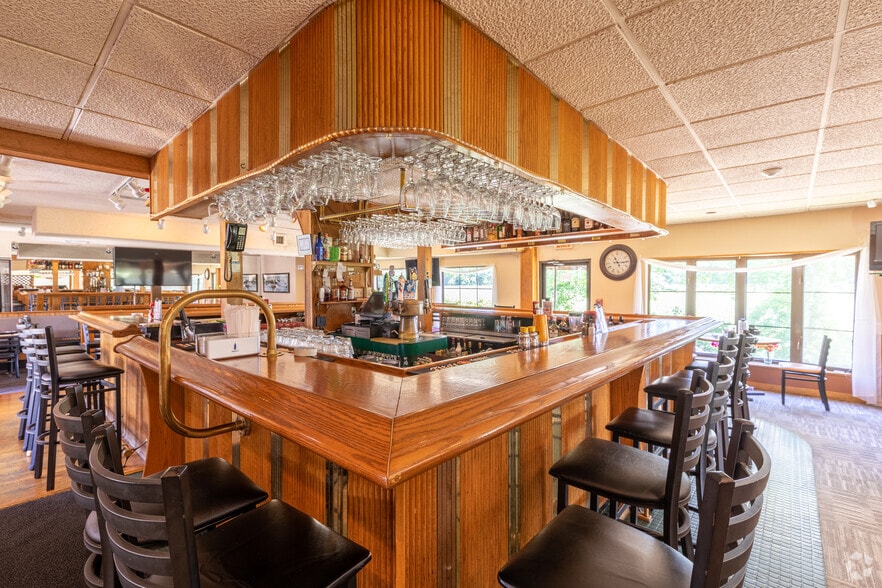 More Photos Of 19 Halls Rd, Old Lyme General Retail For Sale