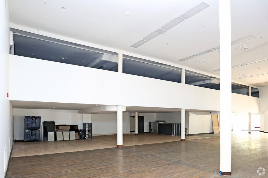 More Photos Of 1901 Chester Ave, Bakersfield Office For Sale