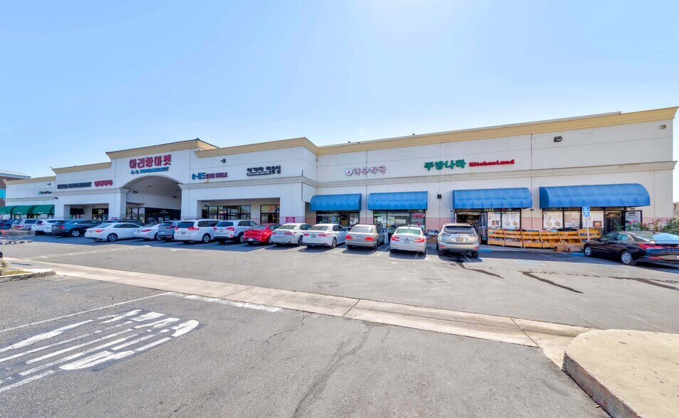 More Photos Of 9562-9580 Garden Grove Blvd, Garden Grove Storefront Retail Office For Lease
