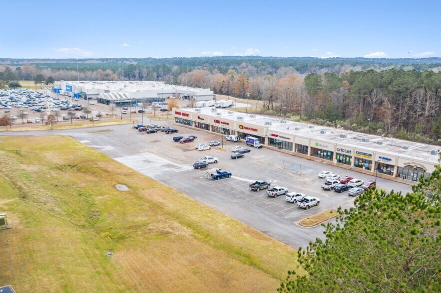 More Photos Of 1303 MS-35 S, Forest General Retail For Lease