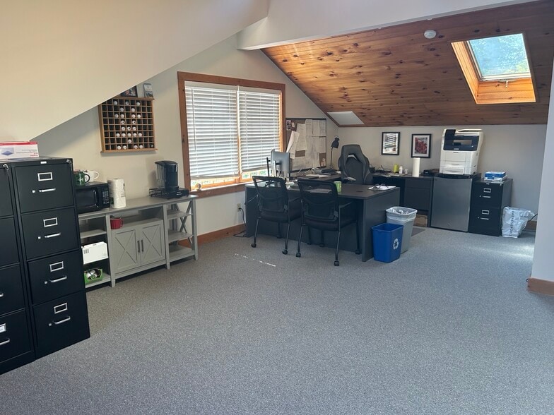 More Photos Of 7 Water St, Amesbury Loft Creative Space For Lease