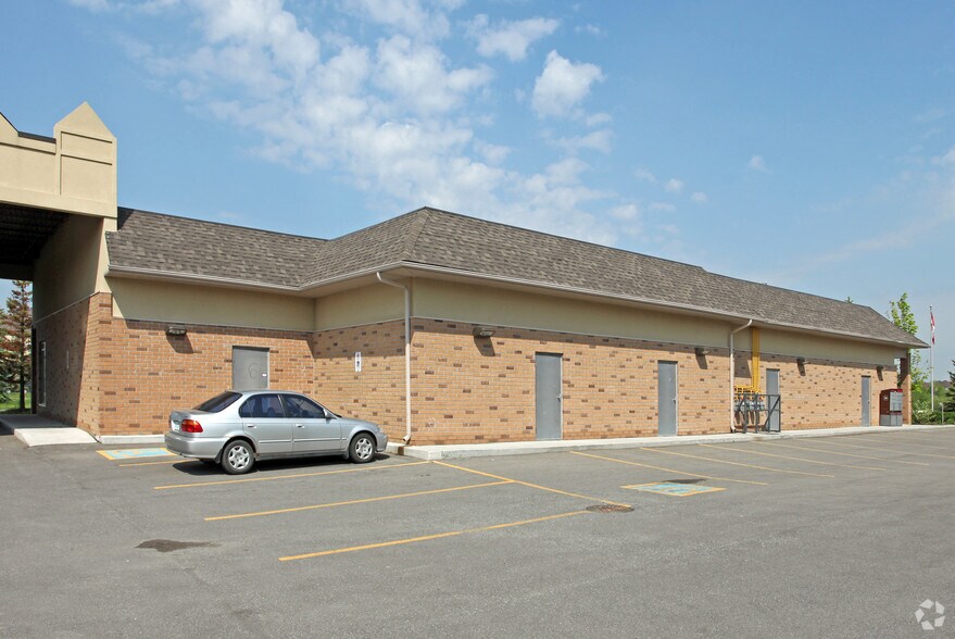 More Photos Of 5 Swan Lake Blvd, Markham Freestanding For Sale