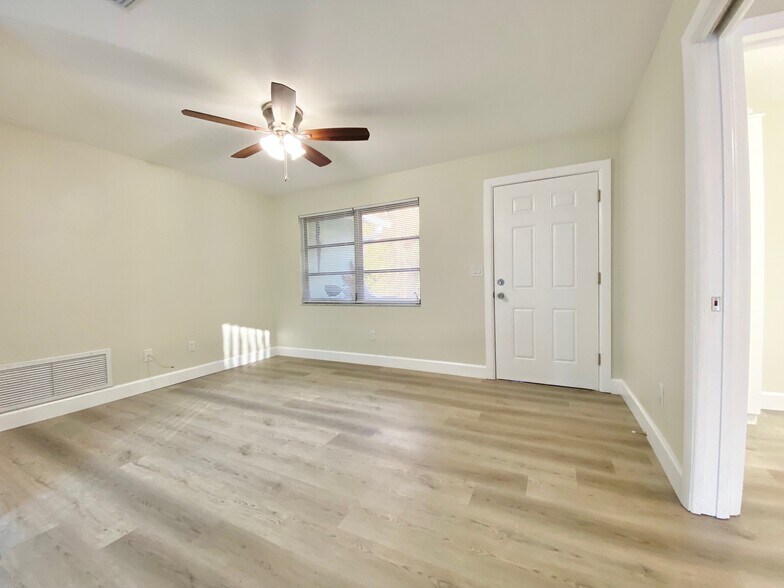 More Photos Of 531-539 New York Ave, Dunedin Apartments For Sale