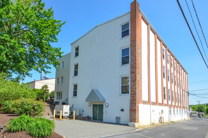 More Photos Of 22 S 2nd St, Emmaus Loft Creative Space For Lease