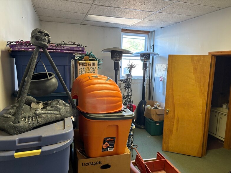 More Photos Of 101 Erie St, Amsterdam Warehouse For Sale