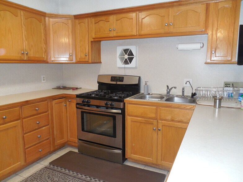 More Photos Of 10226 S 81 Hwy, Waukomis Hotel For Sale