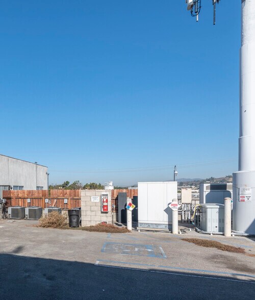 More Photos Of 3242 Fowler St, Los Angeles Warehouse For Sale