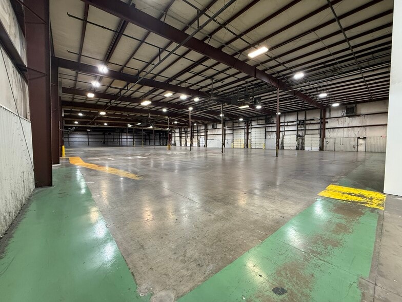 More Photos Of 4401 N Elm St, Denton Manufacturing For Sale