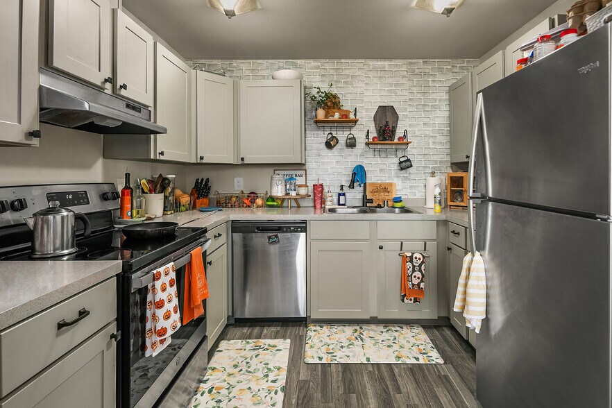 More Photos Of 11424 A St S, Tacoma Apartments For Sale