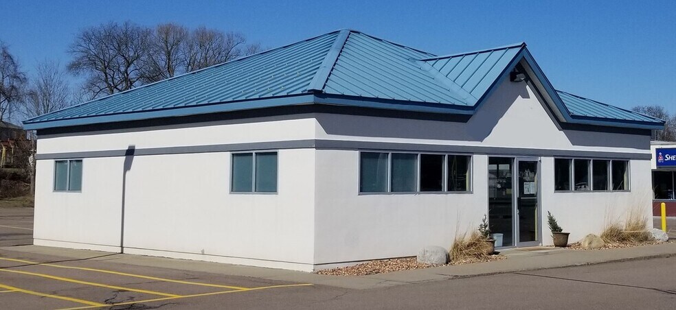 Primary Photo Of 1099 New York 222, Cortland Freestanding For Lease