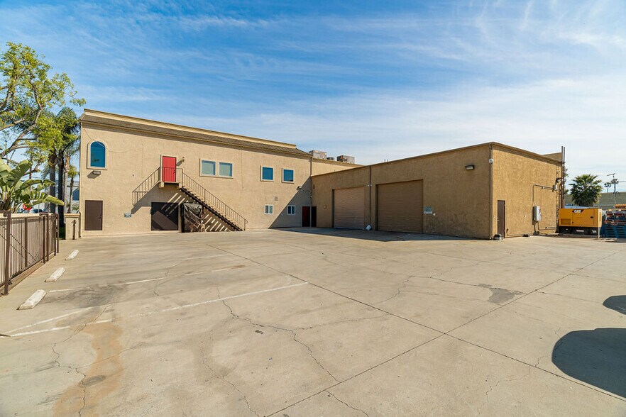 More Photos Of 8891 Watson St, Cypress Office For Sale