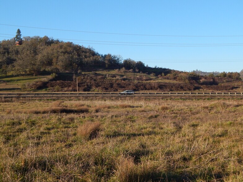 More Photos Of 0 NE Douglas Avenue, Roseburg Land For Sale