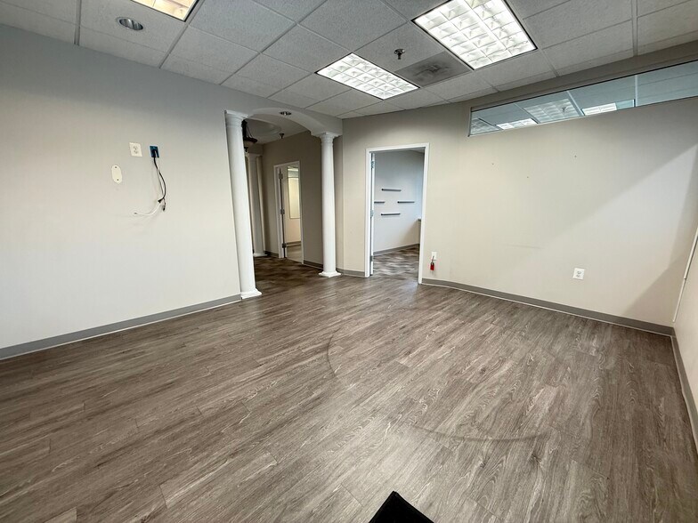 More Photos Of 12200 Tech Rd, Silver Spring Medical For Lease