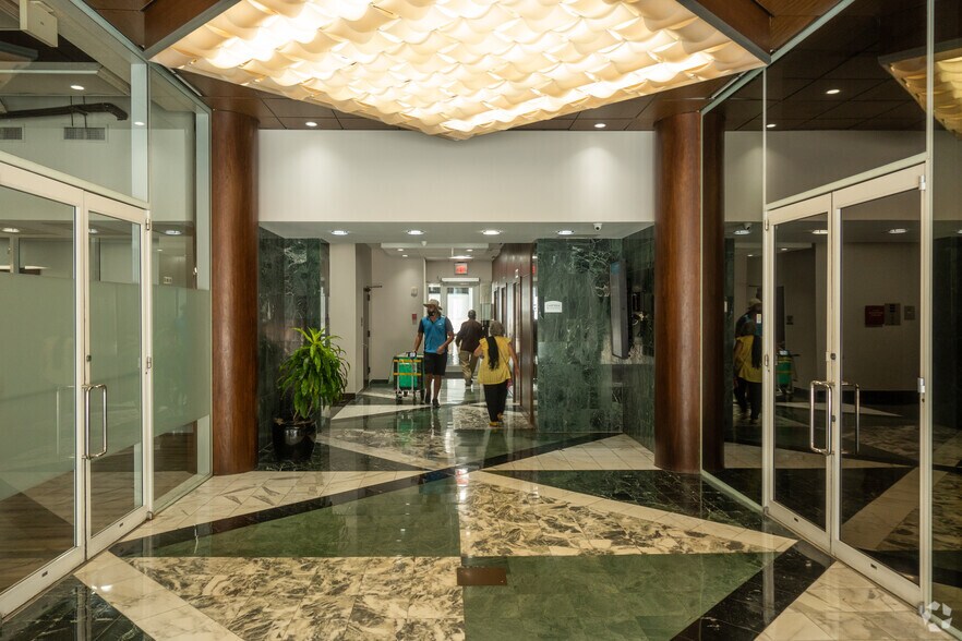 More Photos Of 7000 SW 62nd Ave, Miami Medical For Lease